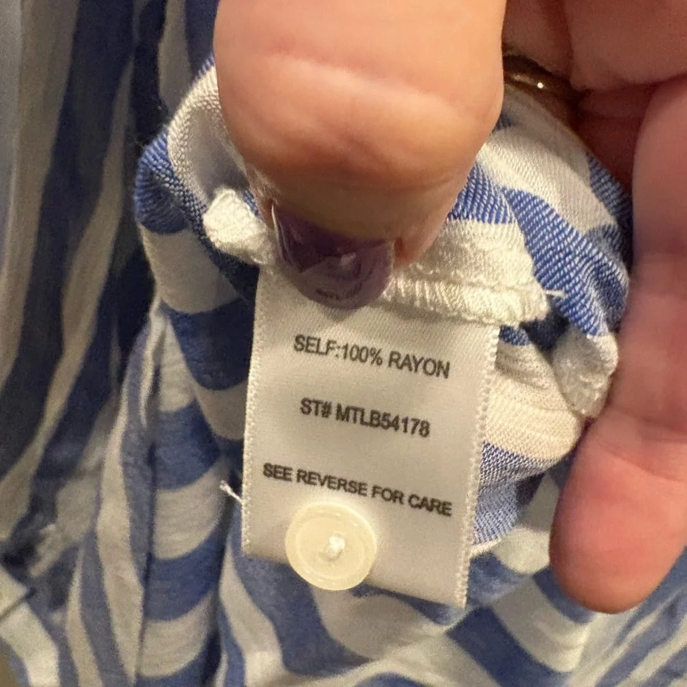 🔥 2/$10 3/12$ Vixbe XL Striped Button-Up Shirt - Picture 6 of 6